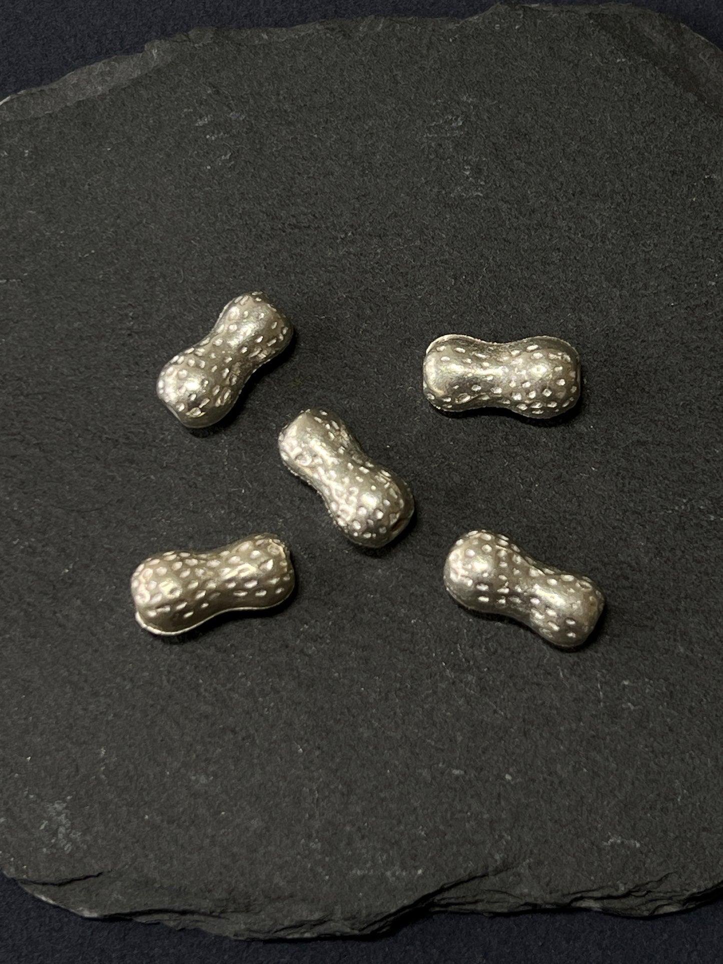 1個 カレンシルバー 貫通パーツ 15.5×8×7mm