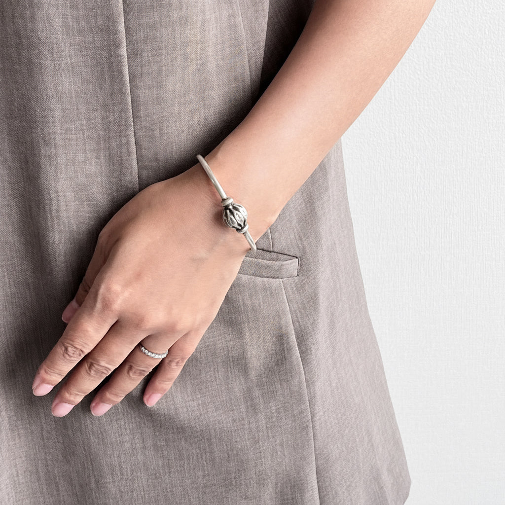 カレンシルバーバングル