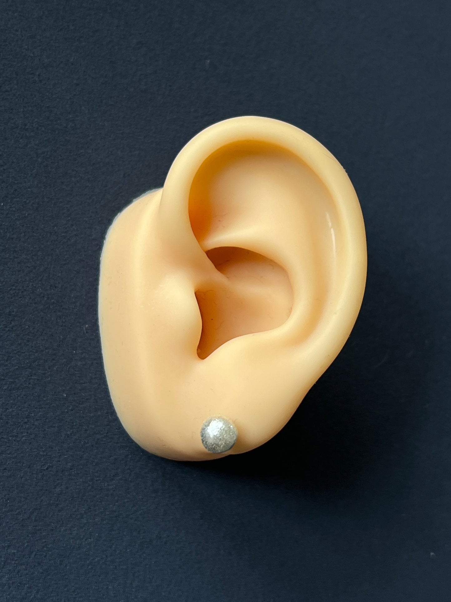1ペア カレンシルバー ピアス 玉6.4 長さ7.3mm ヘアライン
