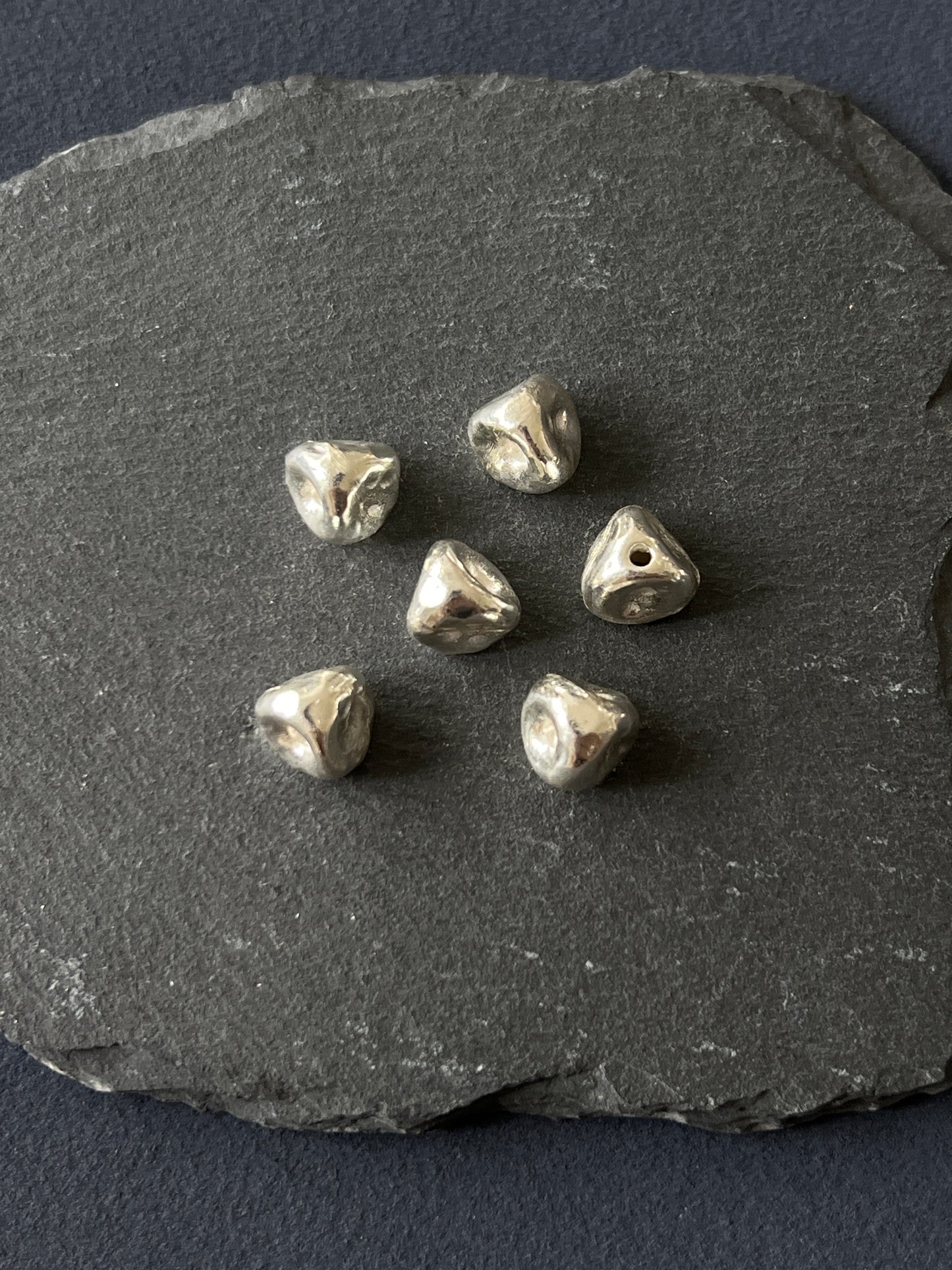 1個 カレンシルバー 貫通パーツ 10×8.5mm 穴から穴8.5mm