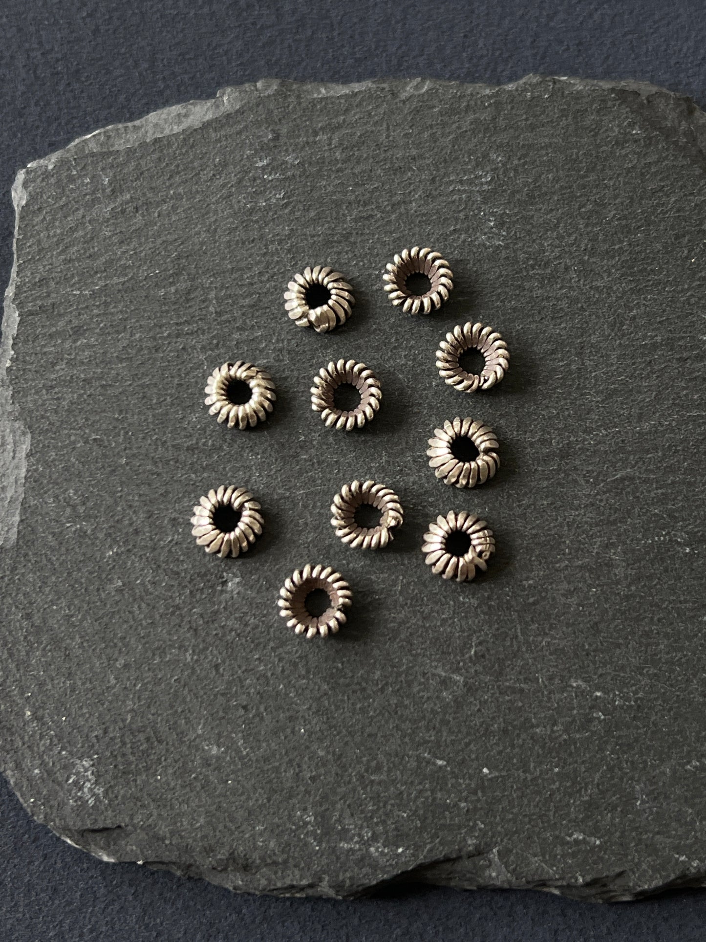 1個 カレンシルバー 貫通パーツ 8×3mm