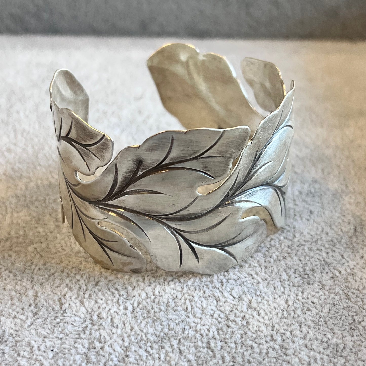 カレンシルバーバングル 葉っぱ