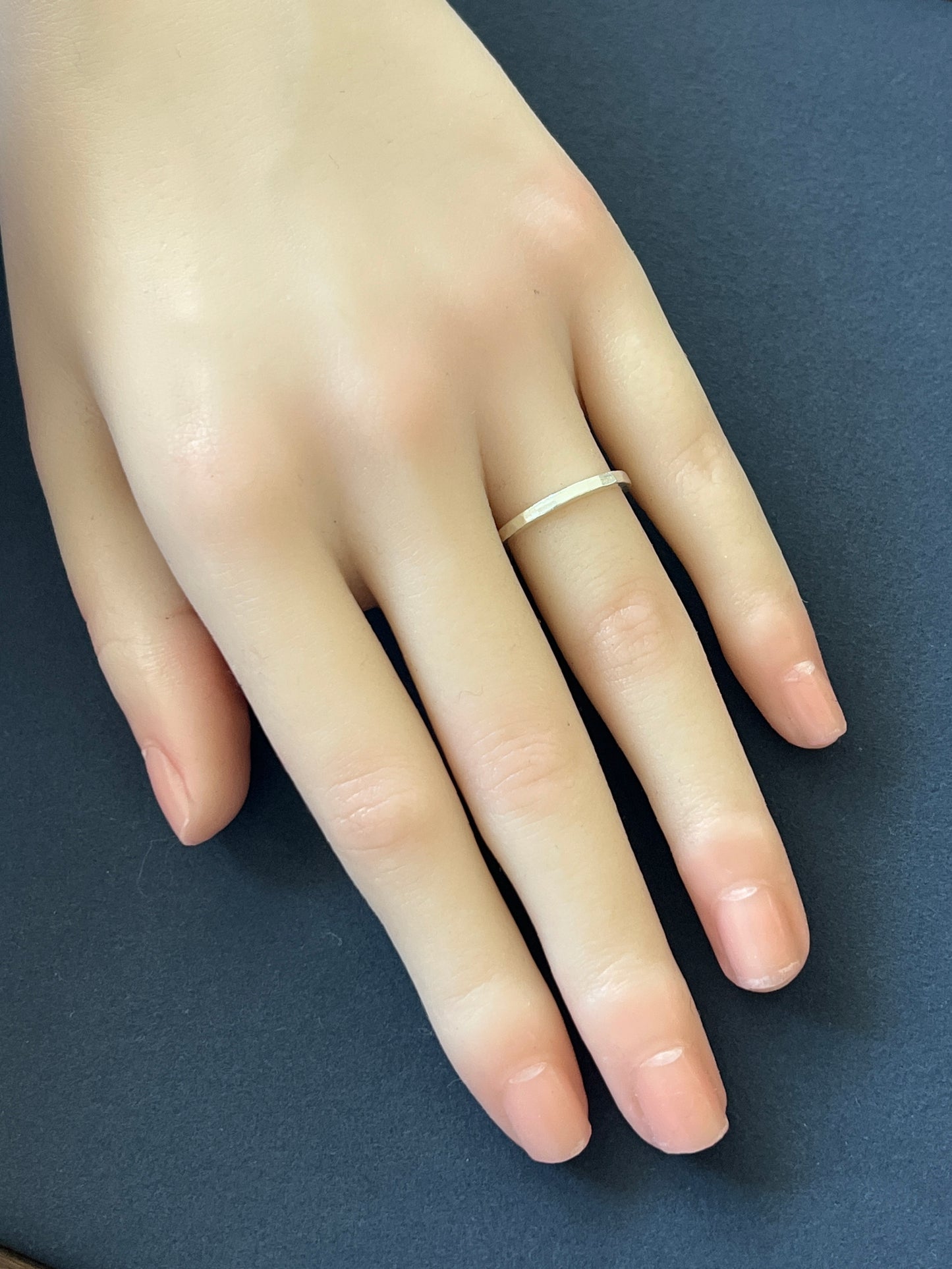 カレンシルバー リング 槌目 約1.8×厚み1.5mm