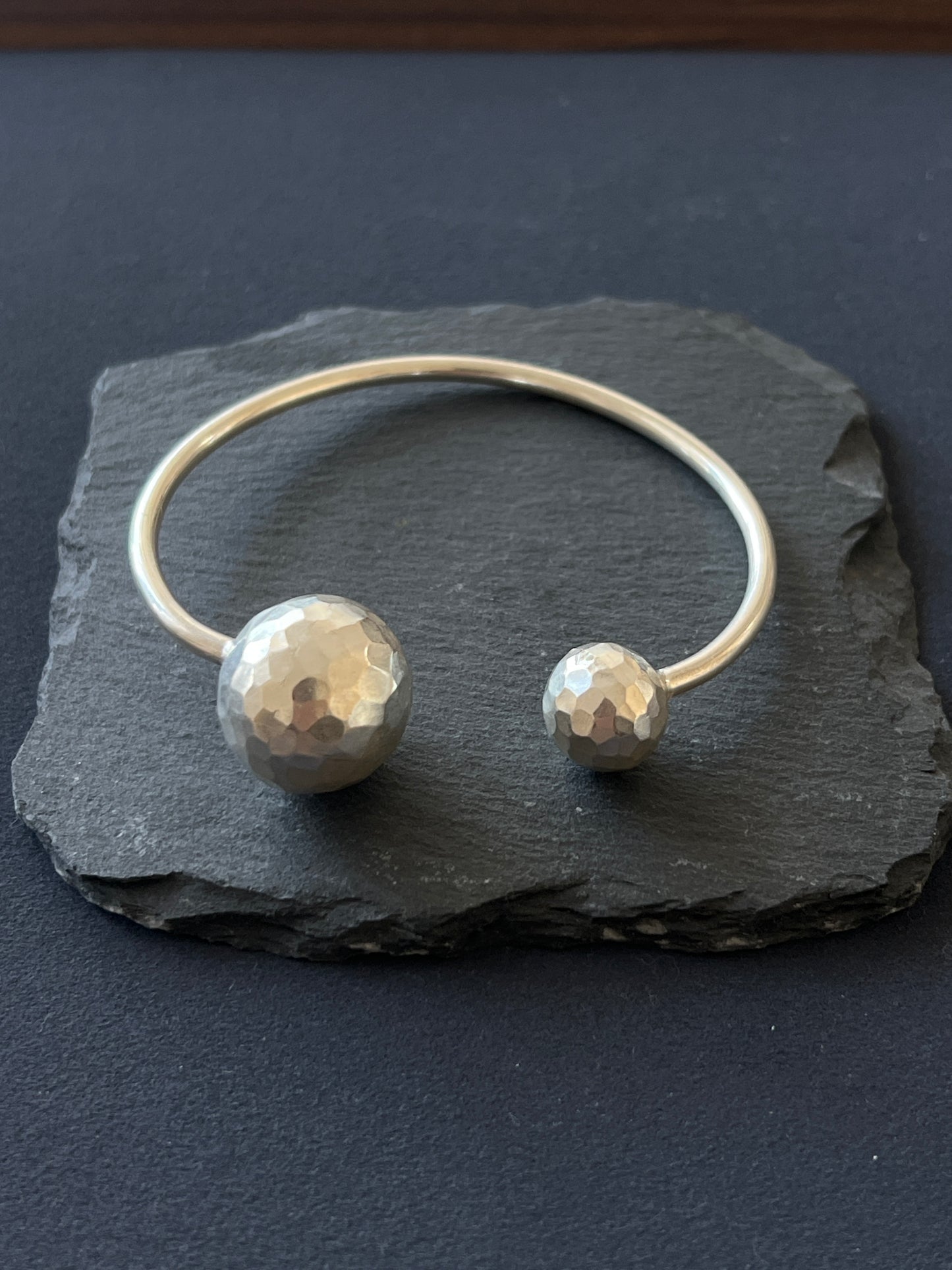 カレンシルバー バングル 玉19mm、13mm 腕3mm