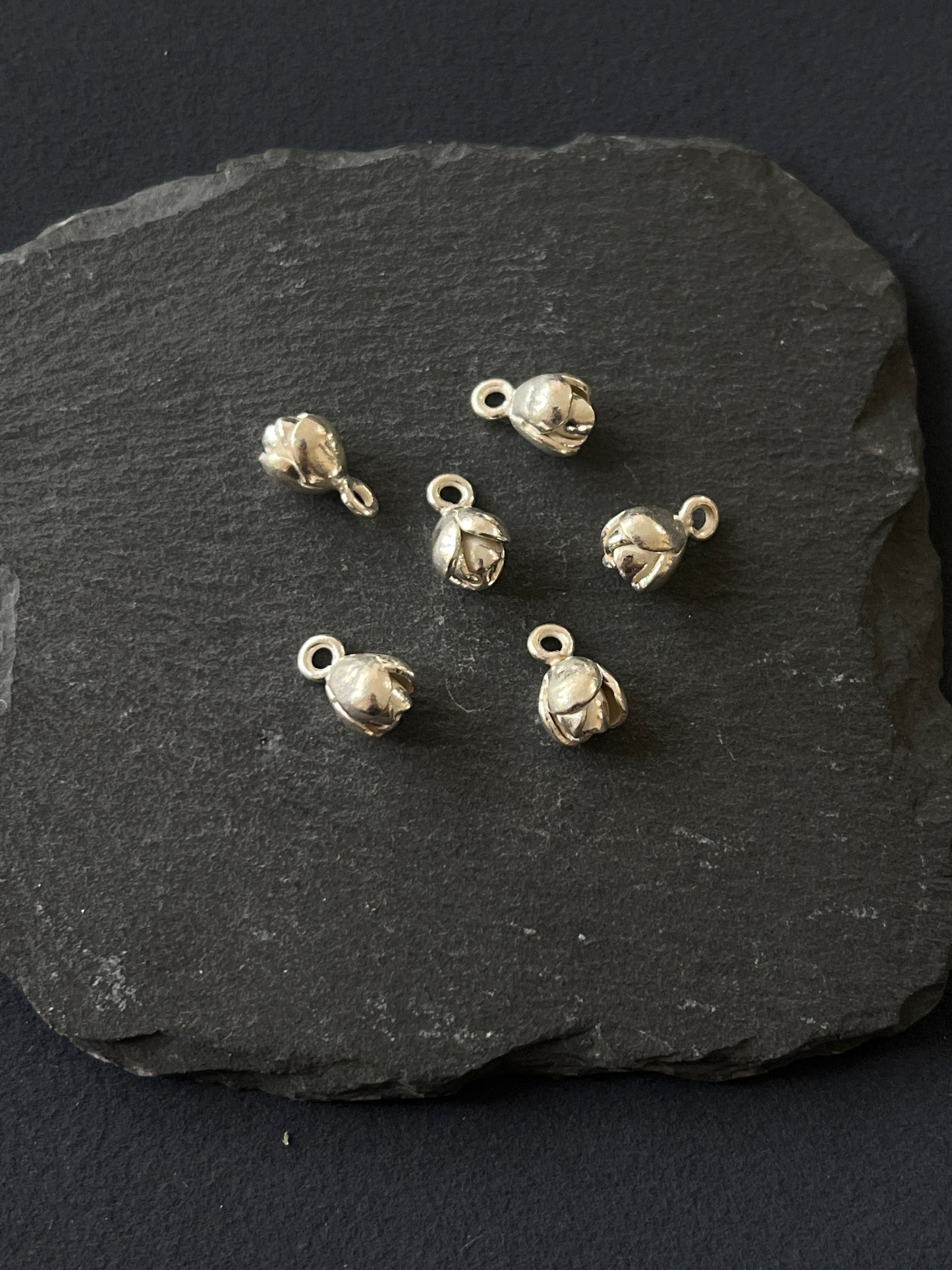 1個 カレンシルバー チャーム 花 13×8mm