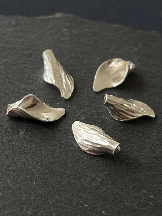 1個 カレンシルバー 貫通パーツ 18×9×5.5mm