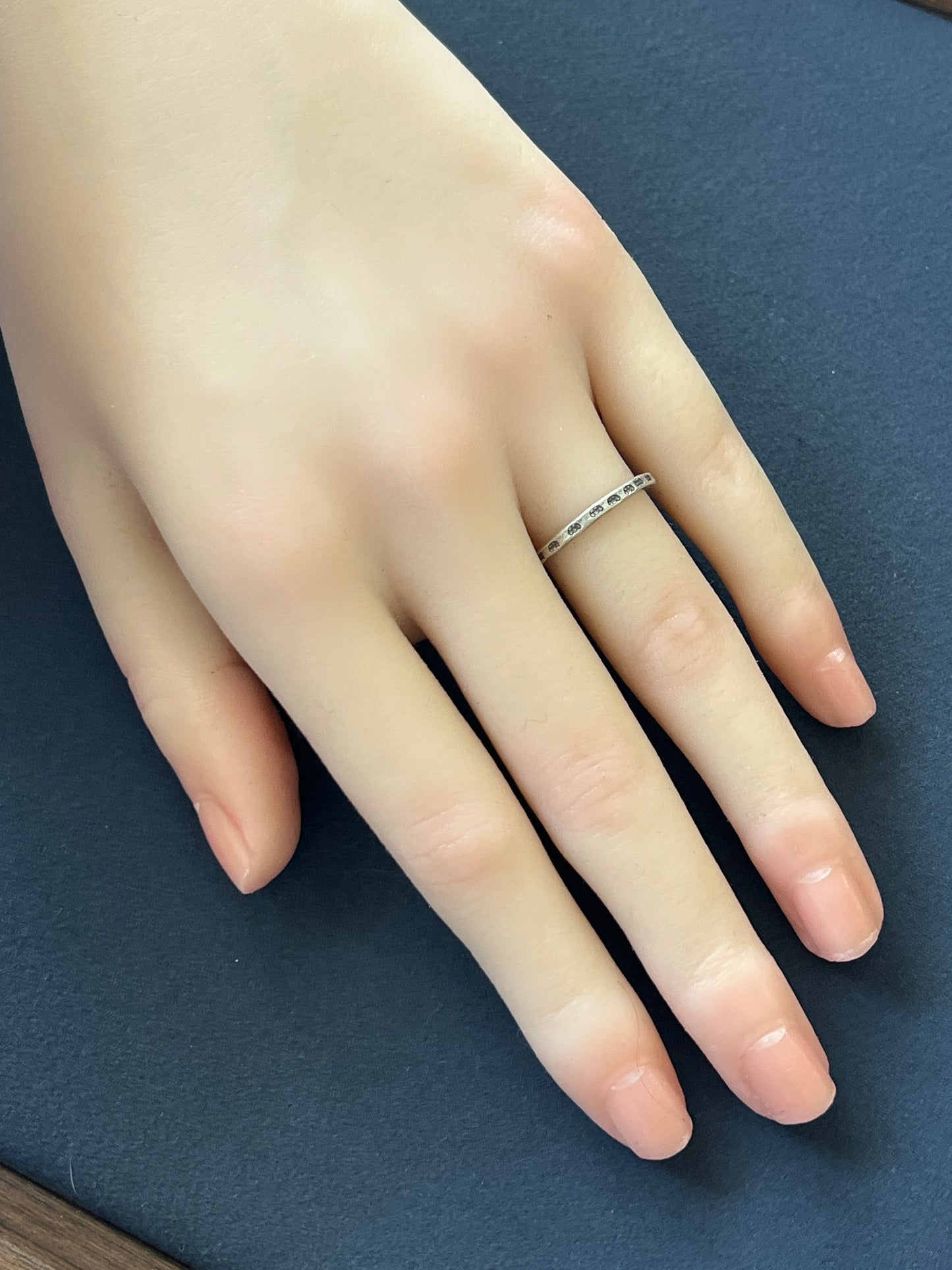 カレンシルバー リング ドット柄  約1.9×厚み1.5mm