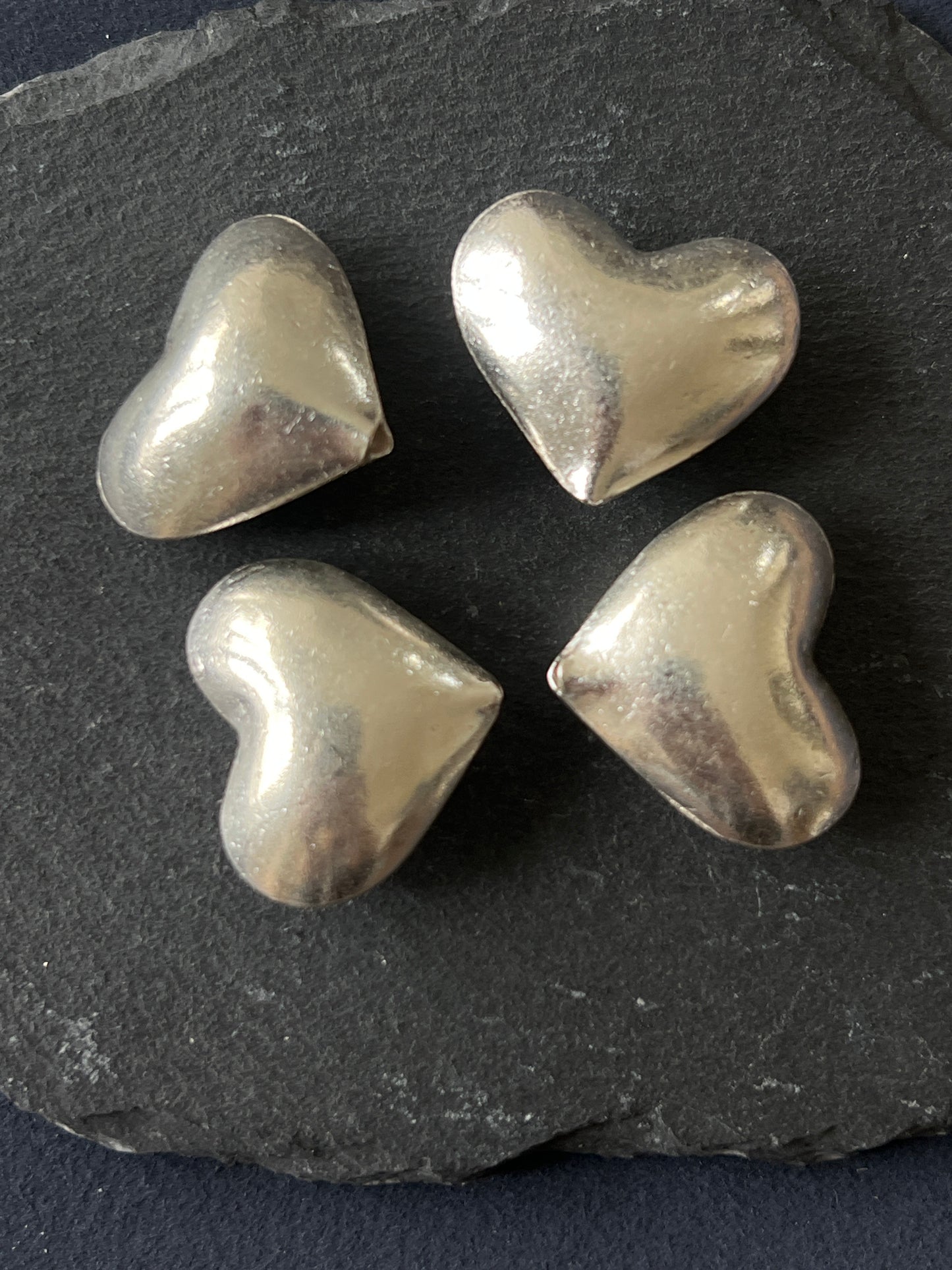 1個 カレンシルバー 貫通パーツ ハート 23×27×12mm 穴〜穴20mm