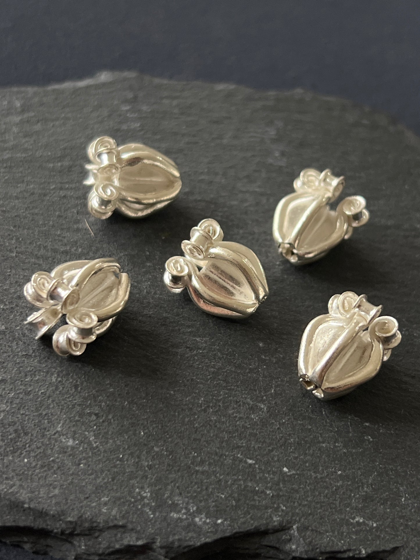 1個 カレンシルバー 貫通パーツ 14.5〜15×12mm