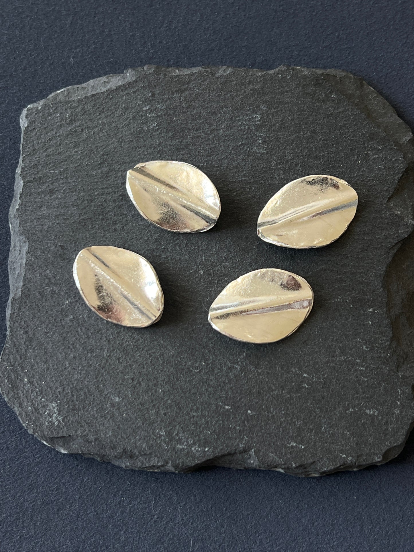 1個 カレンシルバー 貫通パーツ 24×17×3.5mm