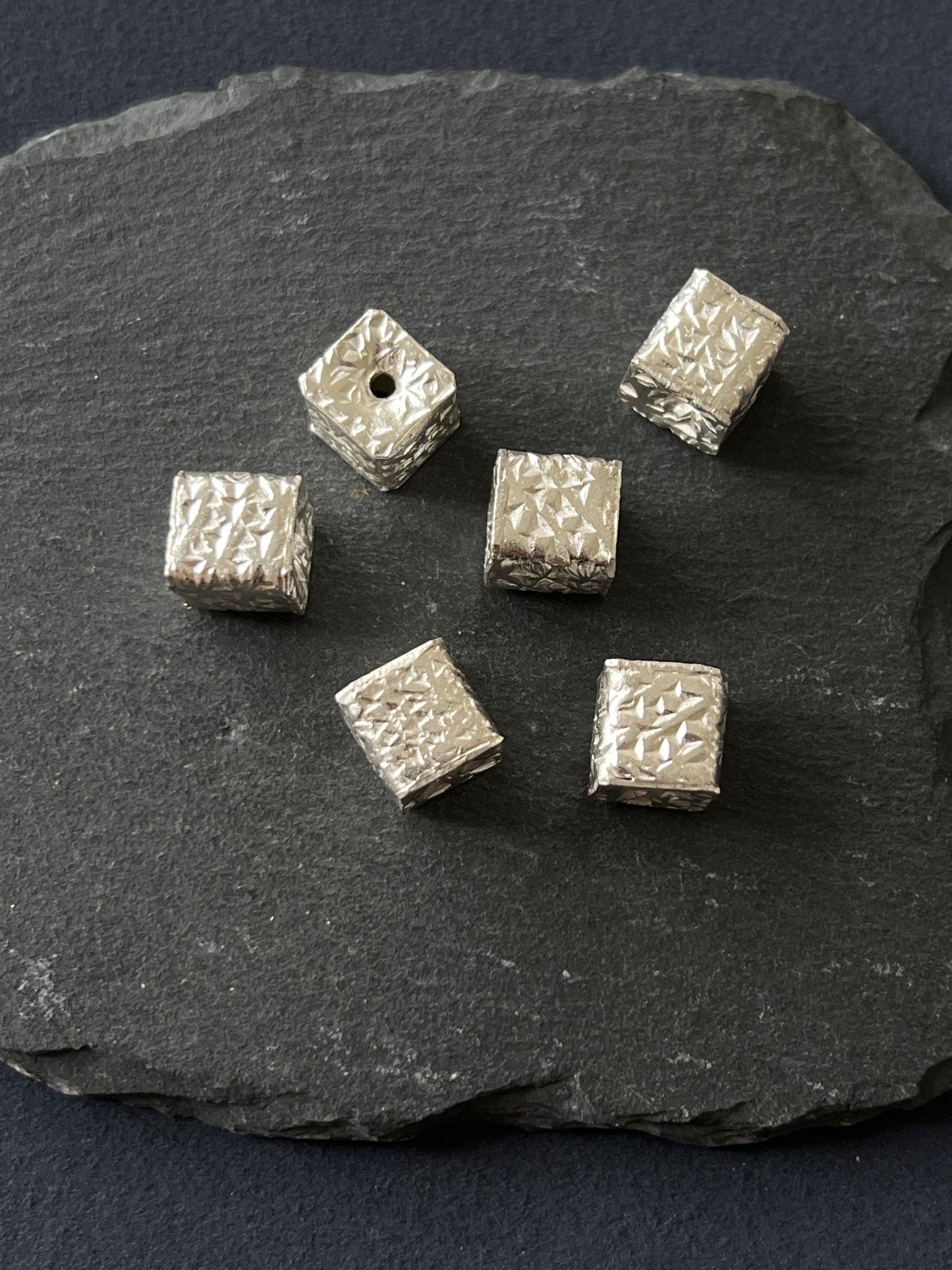 1個 カレンシルバー 貫通パーツ 10×10mm