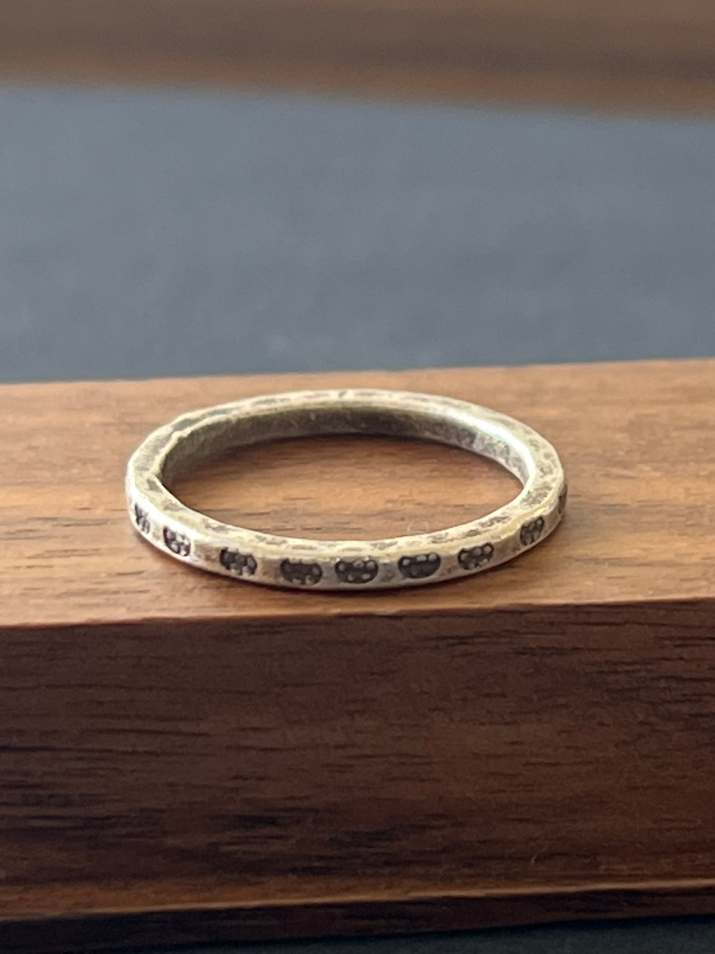 カレンシルバー リング ドット柄  約1.9×厚み1.5mm
