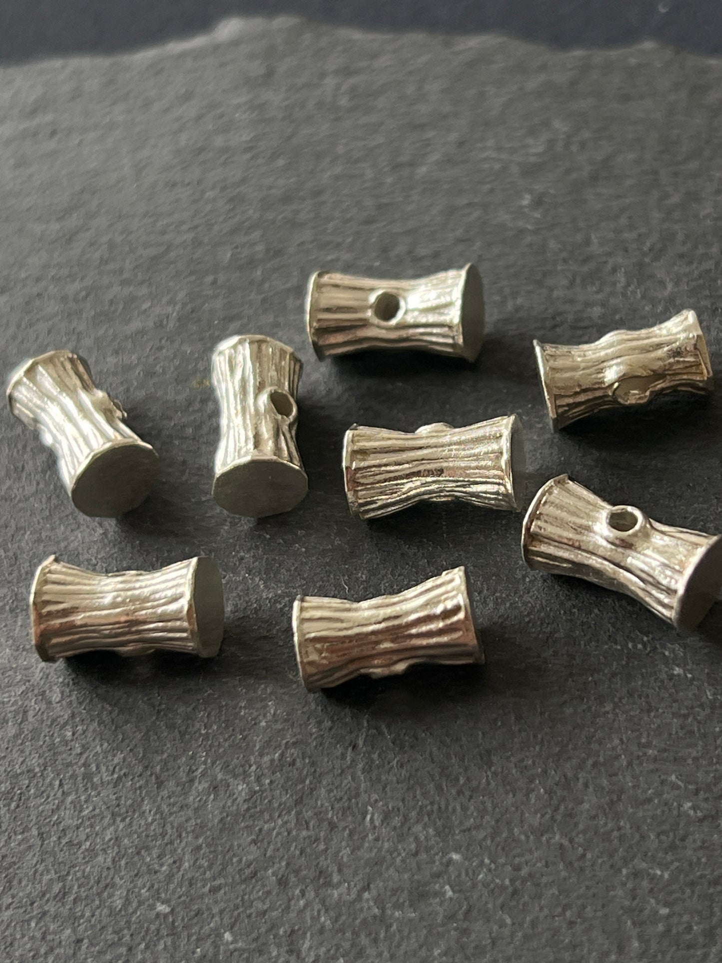 1個 カレンシルバー 貫通パーツ 11×6.5mm 穴〜穴6mm