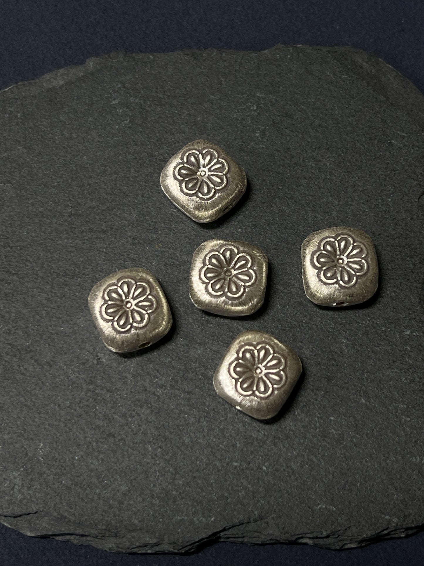1個 カレンシルバー 貫通パーツ 花13×14×8mm