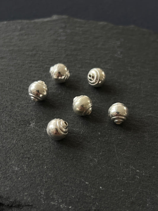 1個 カレンシルバー 貫通パーツ 8×8mm