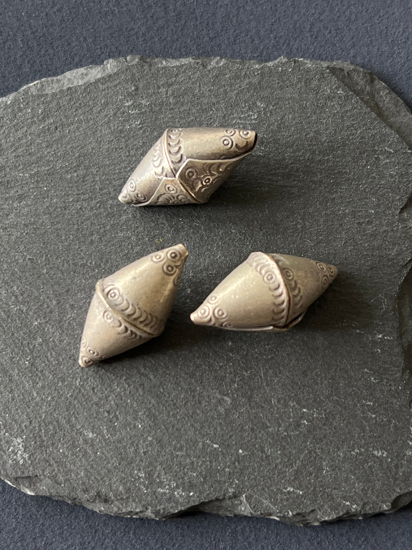 1個 カレンシルバー 貫通パーツ 31×15mm