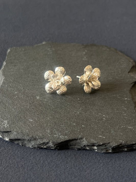 1ペア カレンシルバー ピアス ヘアライン 花18mm×長さ19mm