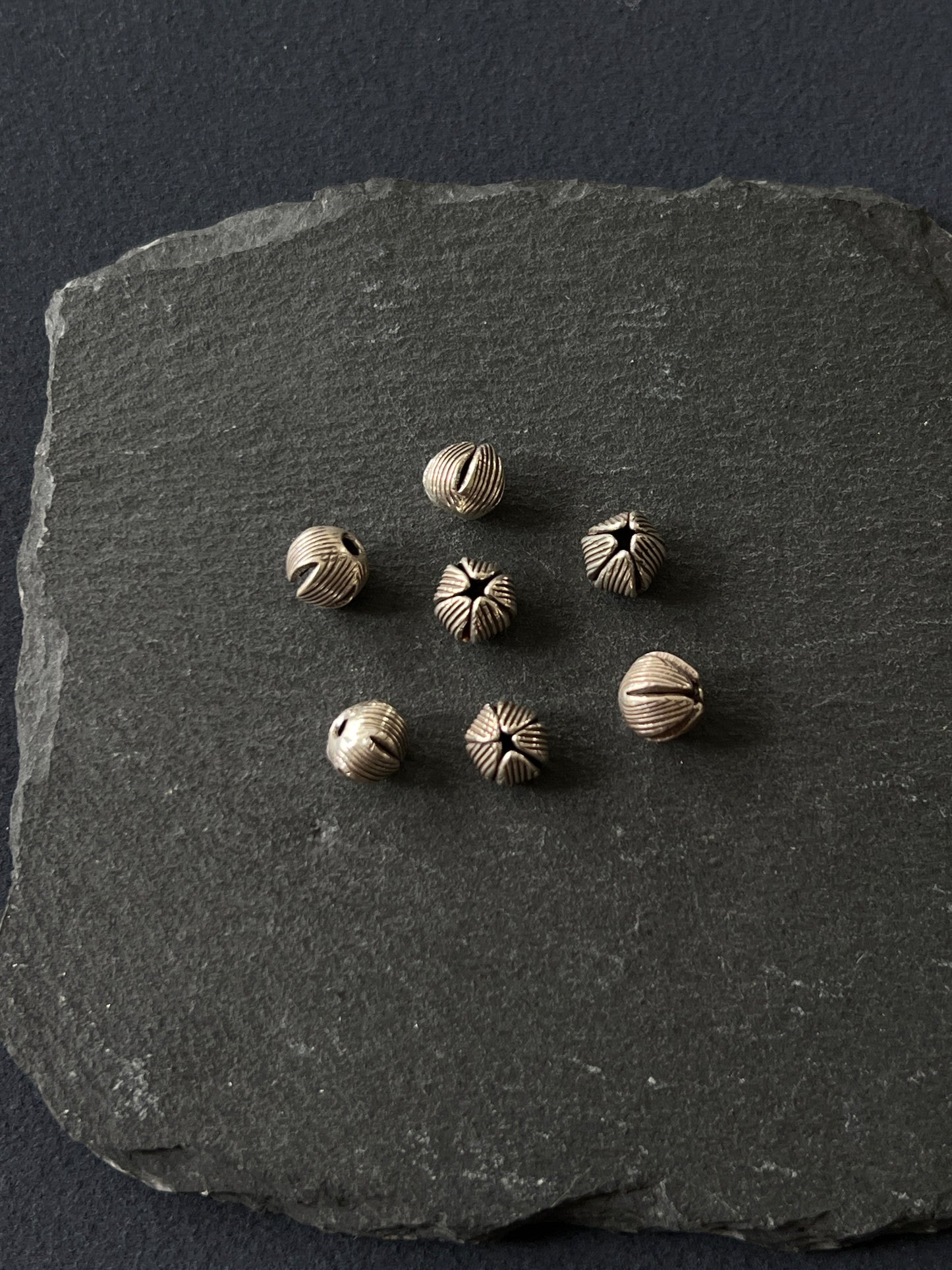 1個 カレンシルバー 貫通パーツ 7×7mm