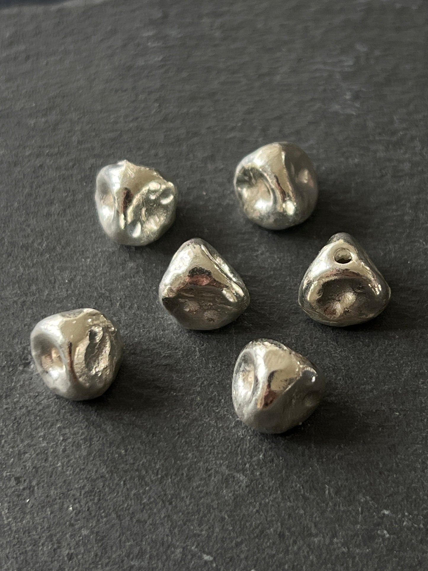 1個 カレンシルバー 貫通パーツ 10×8.5mm 穴から穴8.5mm