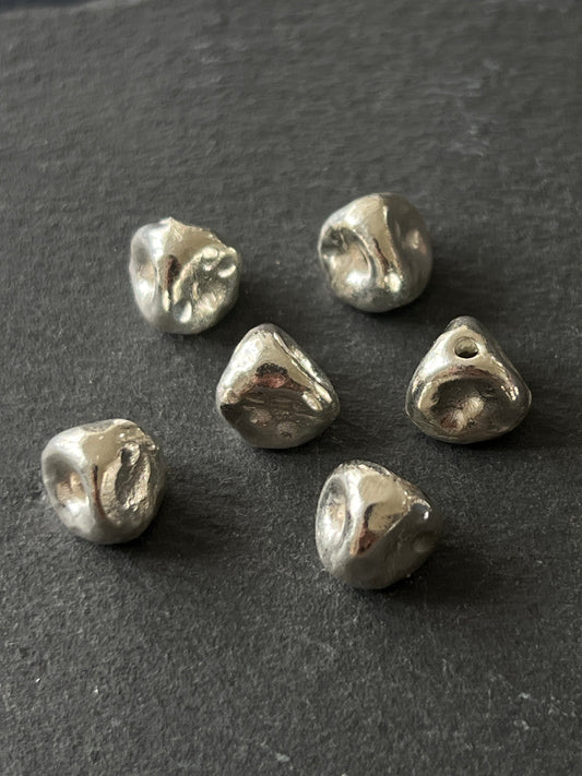 1個 カレンシルバー 貫通パーツ 10×8.5mm 穴から穴8.5mm