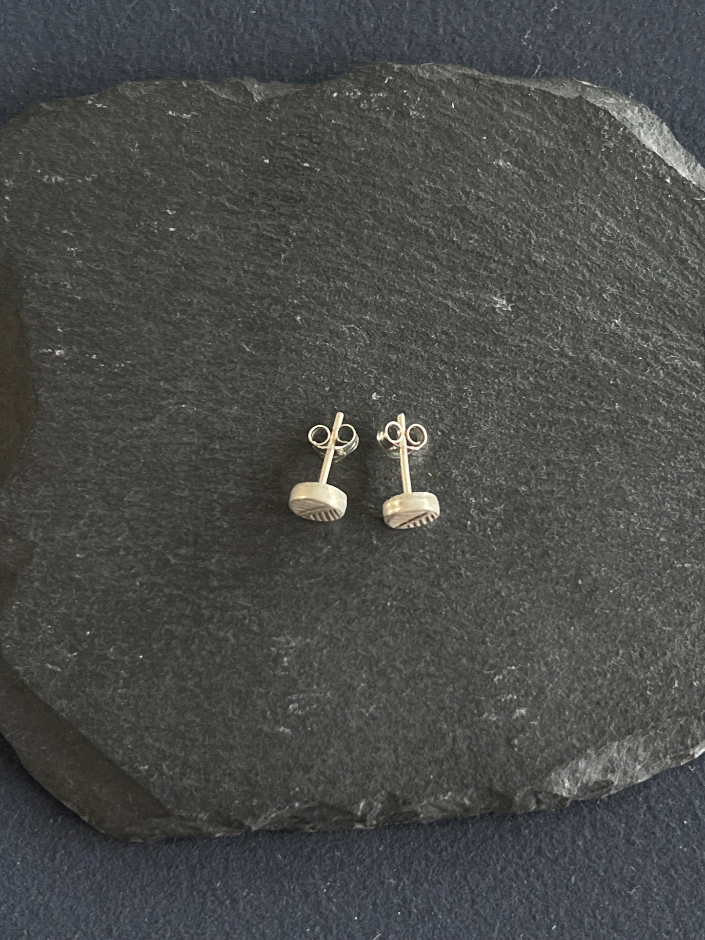 カレンシルバー スタッドピアス 約13.5×6.5mm