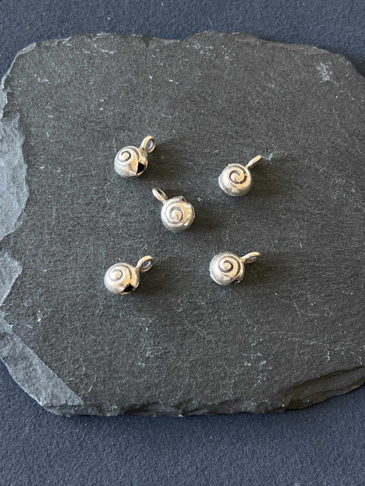 1個 カレンシルバー チャーム 13×8×6.5mm