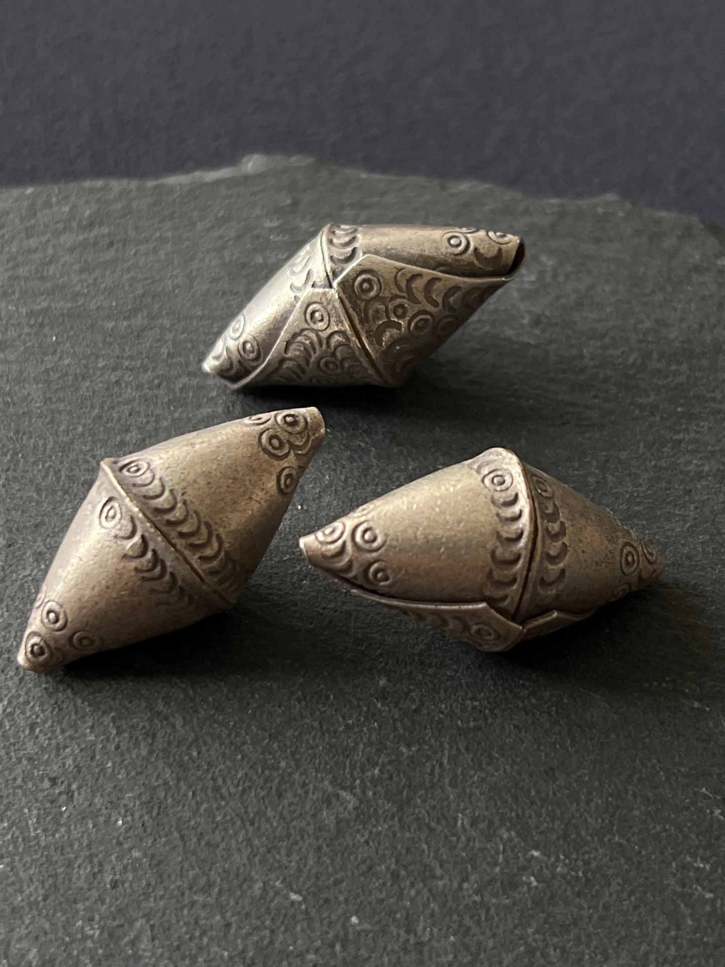 1個 カレンシルバー 貫通パーツ 31×15mm
