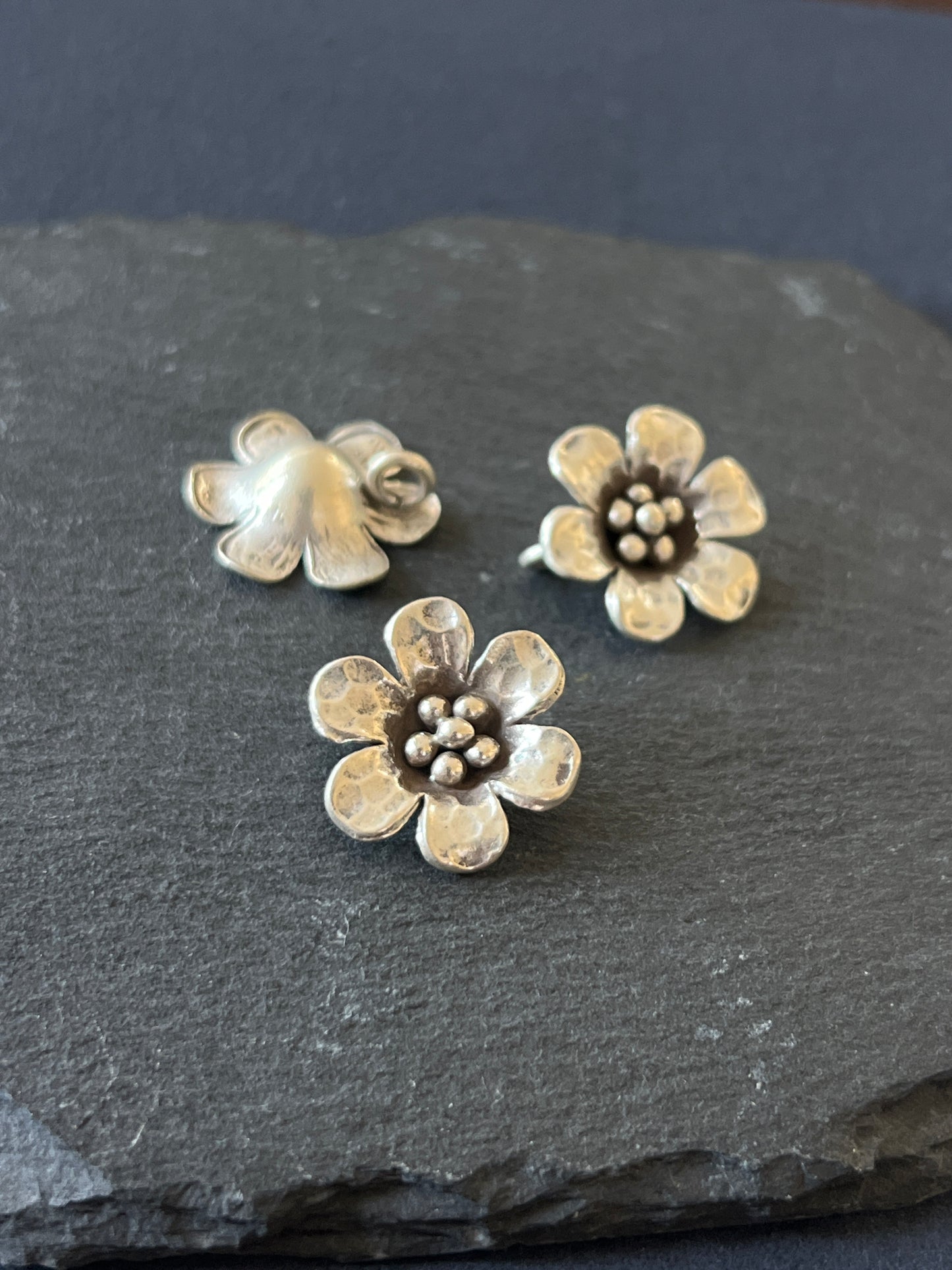 1個 カレンシルバー チャーム 花 19×19×5.5mm