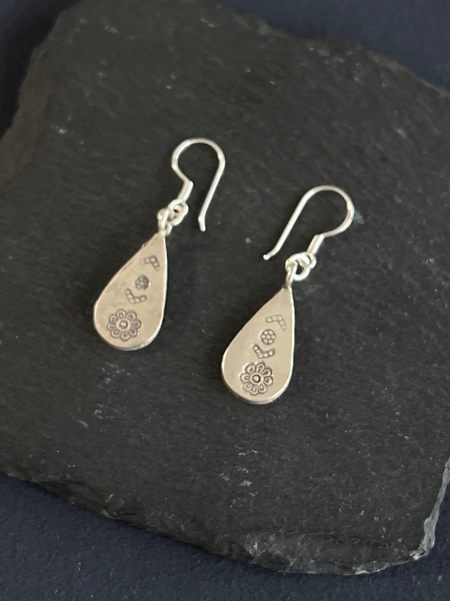 カレンシルバー フックピアス 約25×12mm フック込み高さ約40mm