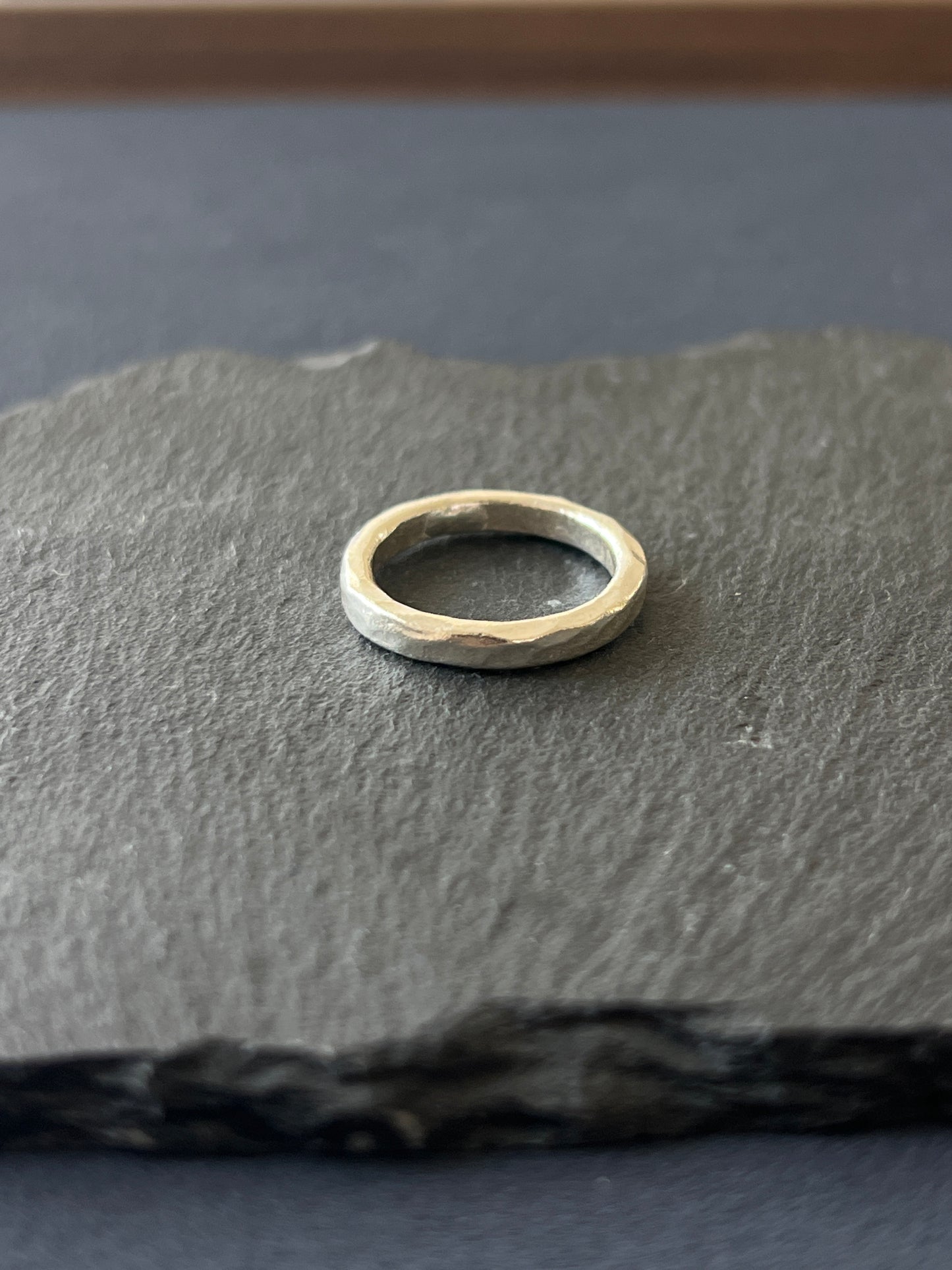 カレンシルバー リング 槌目 約3mm×厚さ2mm