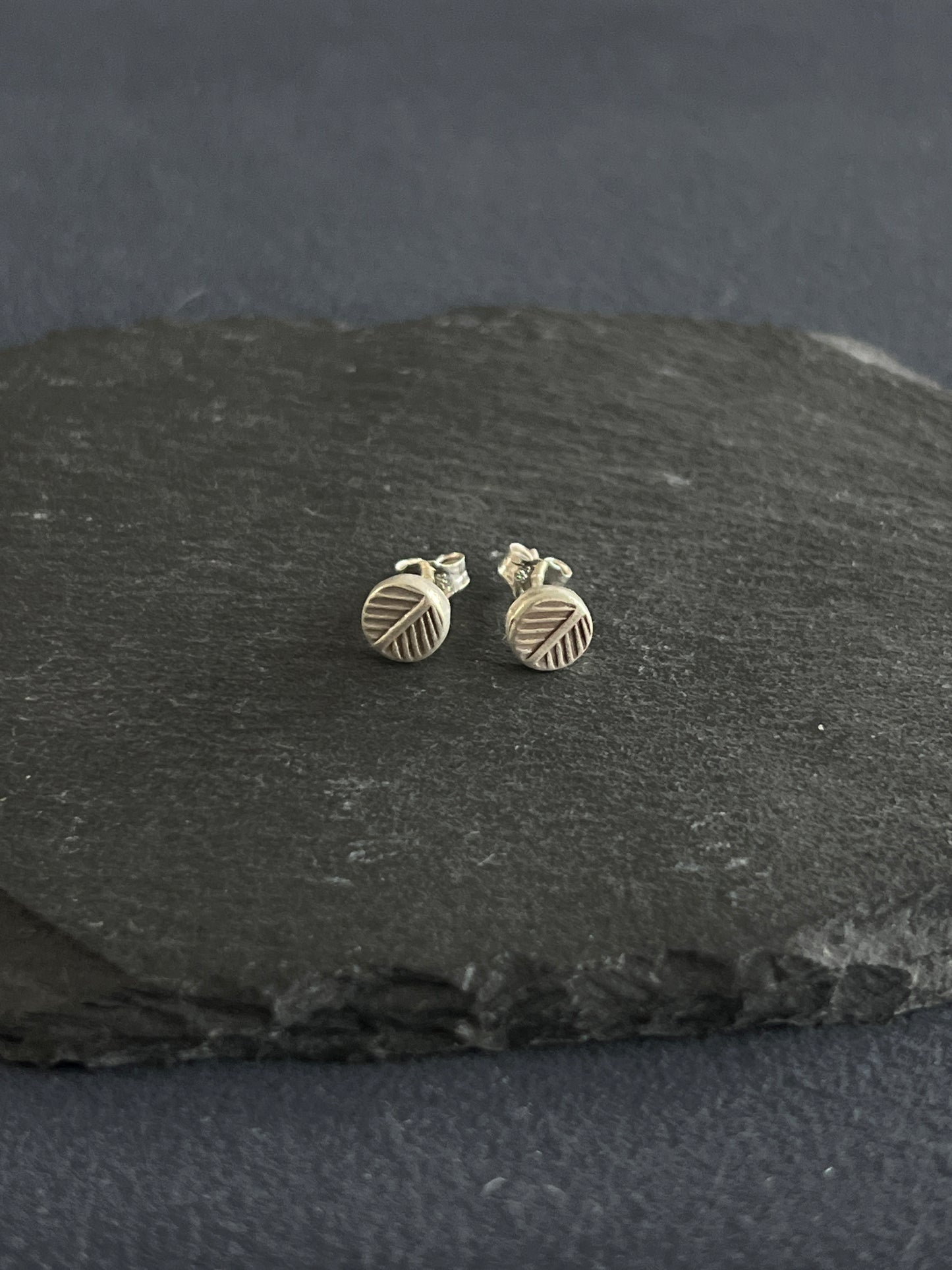 カレンシルバー スタッドピアス 約13.5×6.5mm