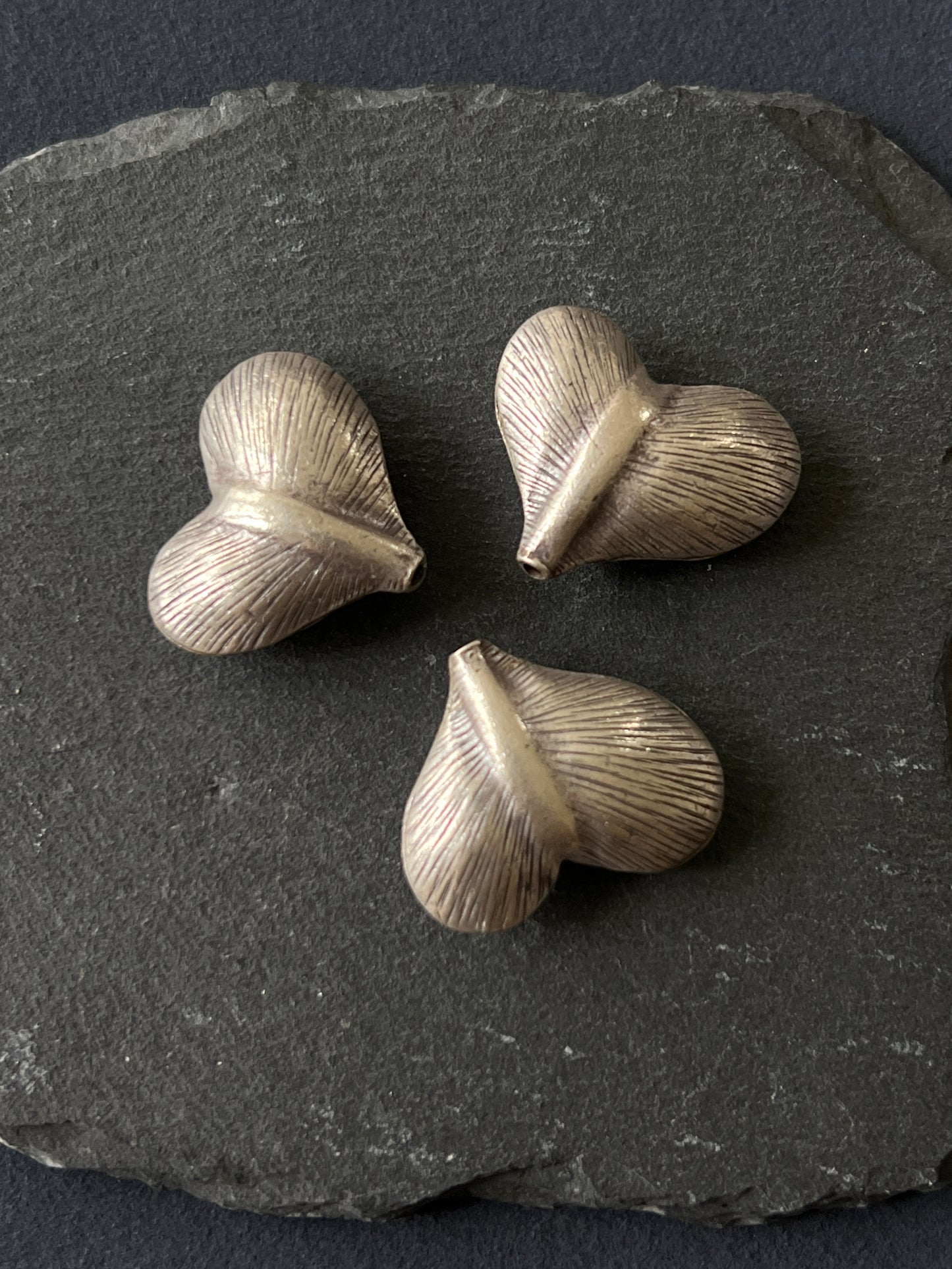 1個 カレンシルバー 貫通パーツ ハート 26×22×10mm