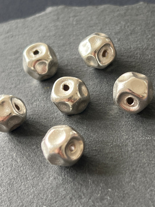 1個 カレンシルバー 貫通パーツ 11〜11.5×10mm 穴〜穴10mm