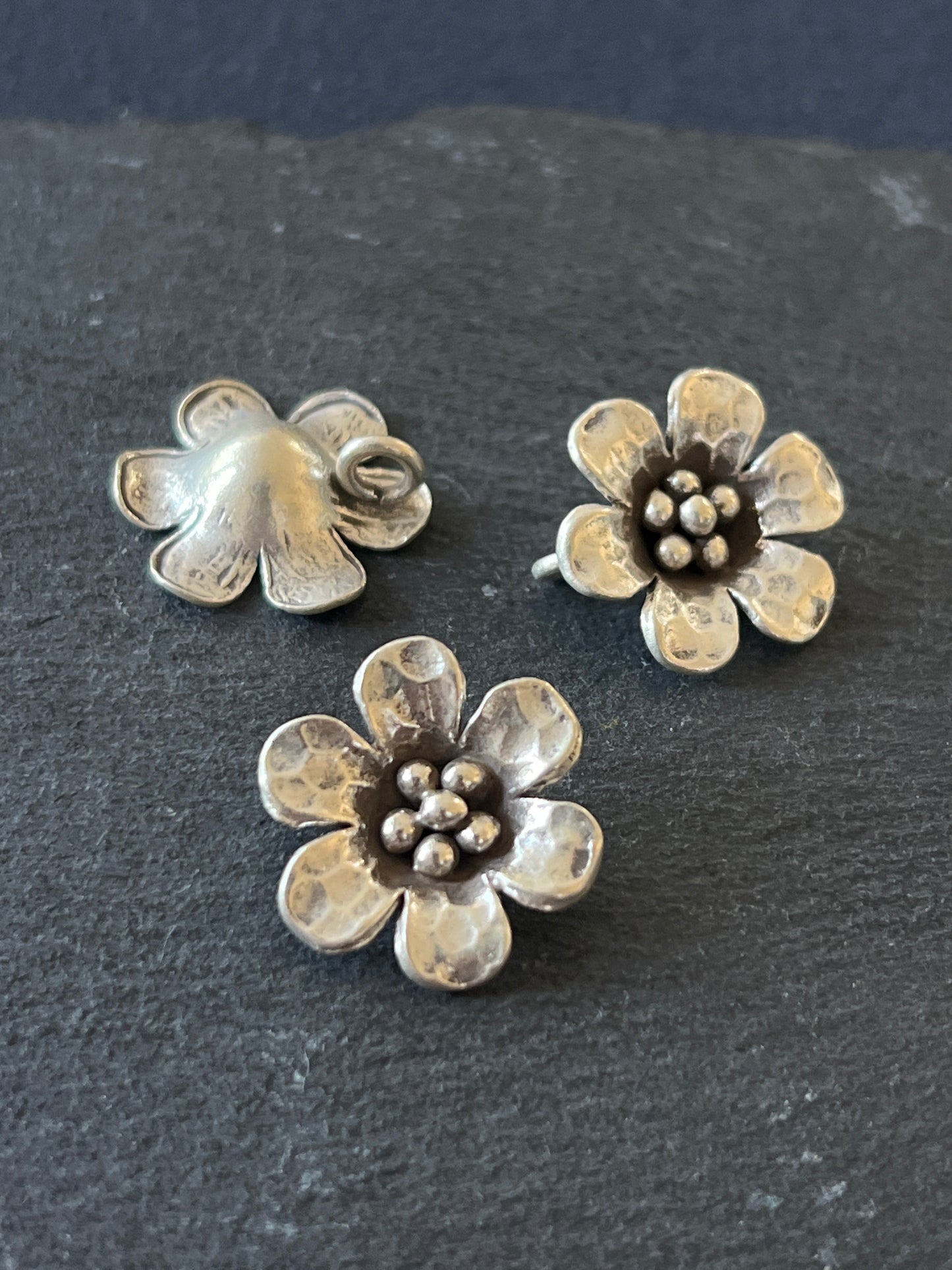 1個 カレンシルバー チャーム 花 19×19×5.5mm