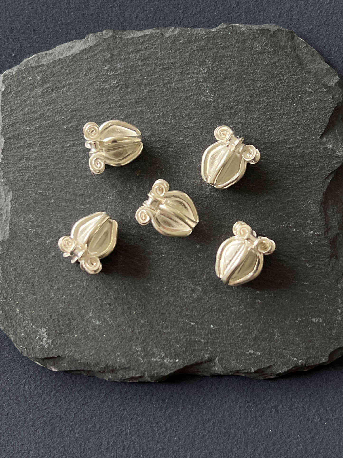 1個 カレンシルバー 貫通パーツ 14.5〜15×12mm