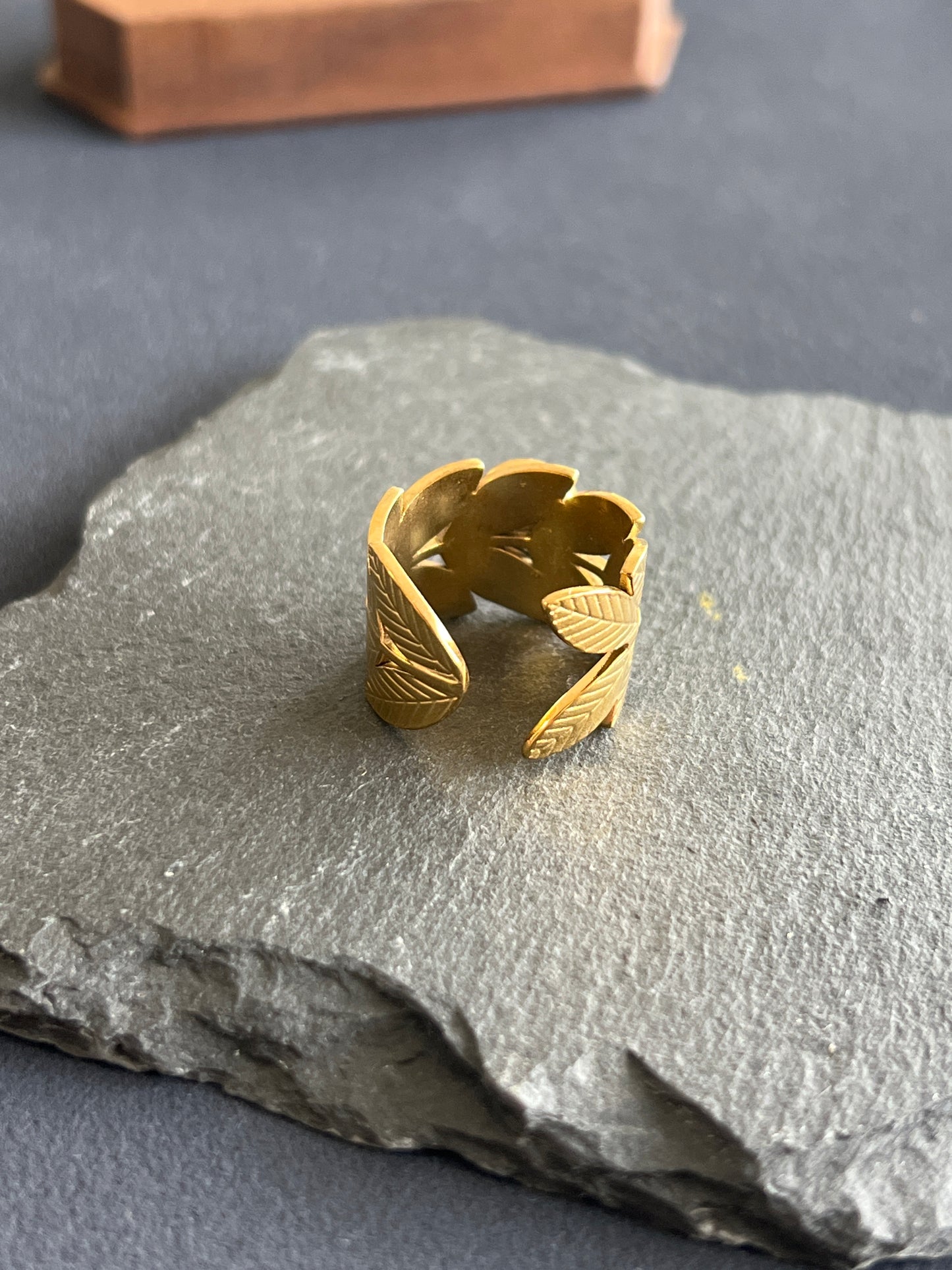 1個 リング空枠 ステンレススチール 皿10×8mm 約14号 調整可