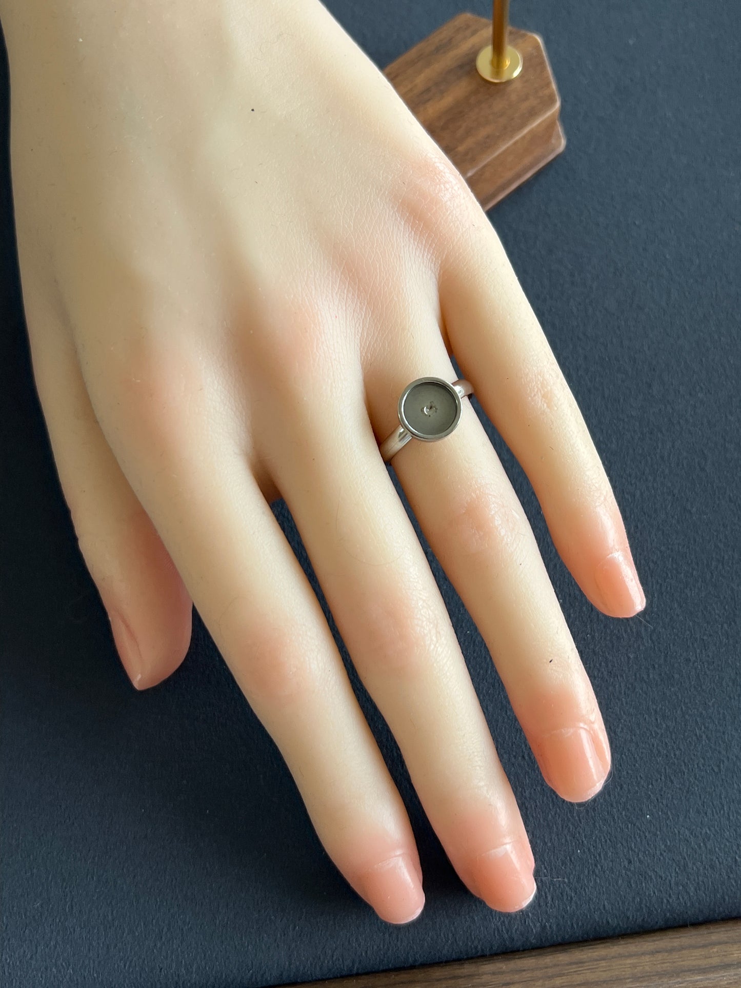 5個 リング空枠 ステンレススチール 皿8mm 約13号 調整可