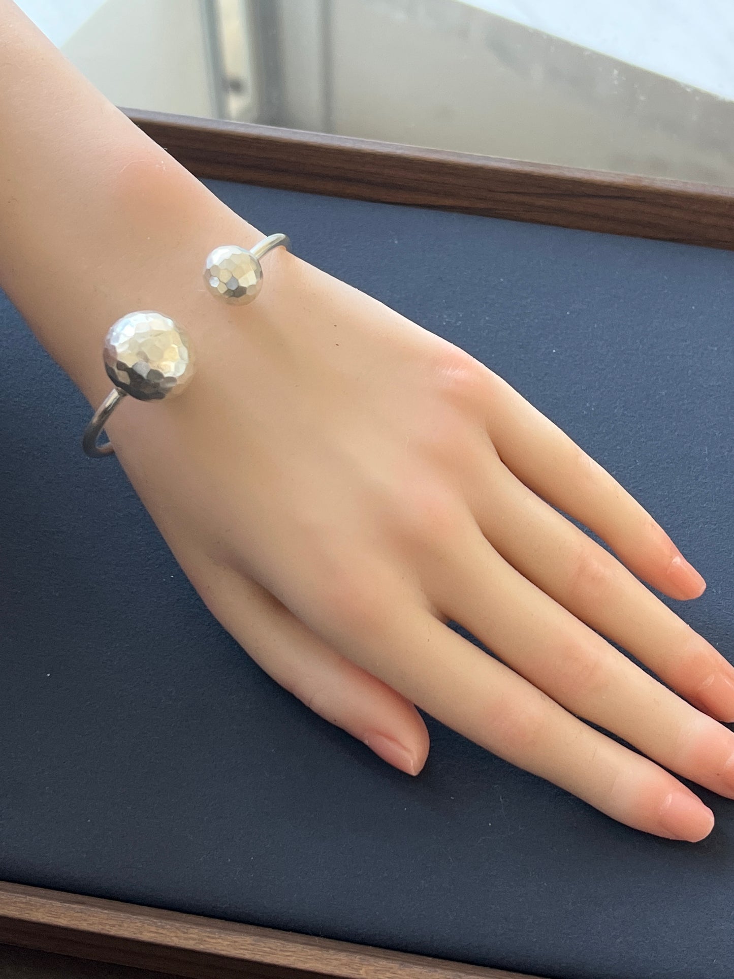 カレンシルバー バングル 玉19mm、13mm 腕3mm