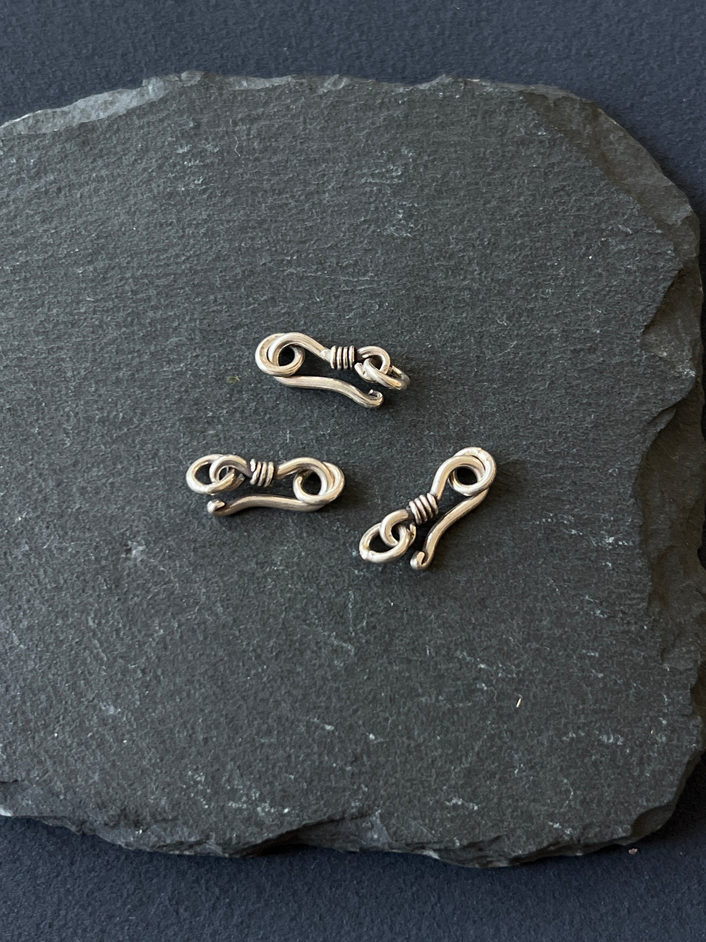 1個 カレンシルバー フック 15×6.5mm