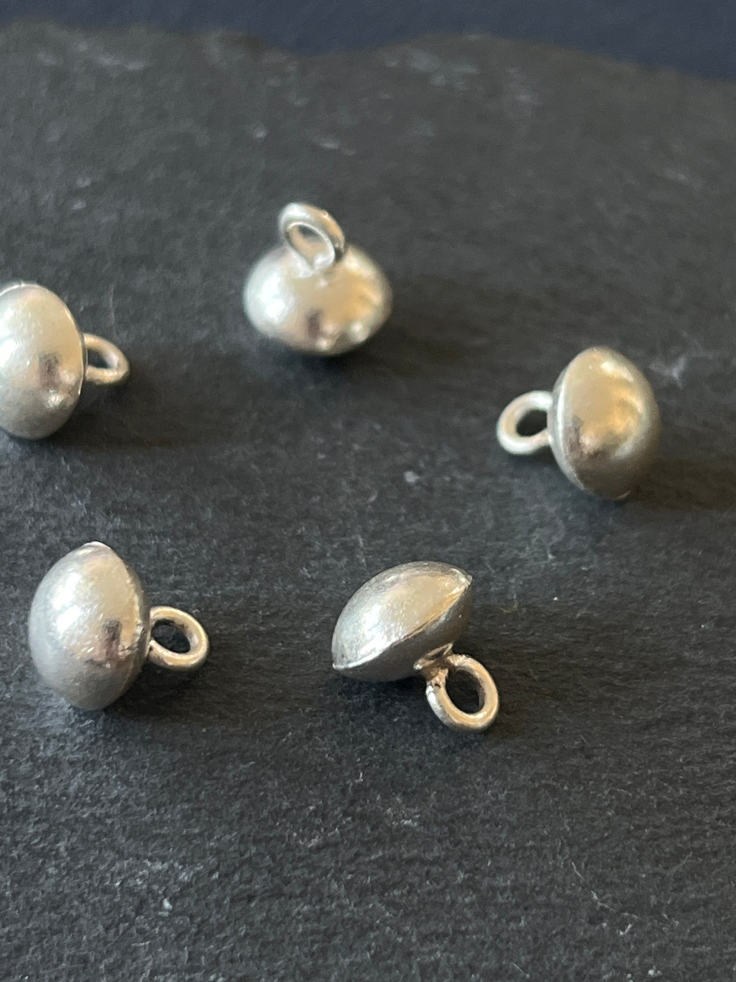 1個 カレンシルバー チャーム  11×9.5mm