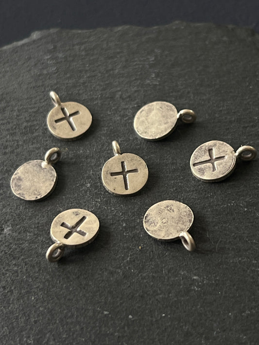 1個 カレンシルバー チャーム クロス ラウンド 14×10×1.2mm