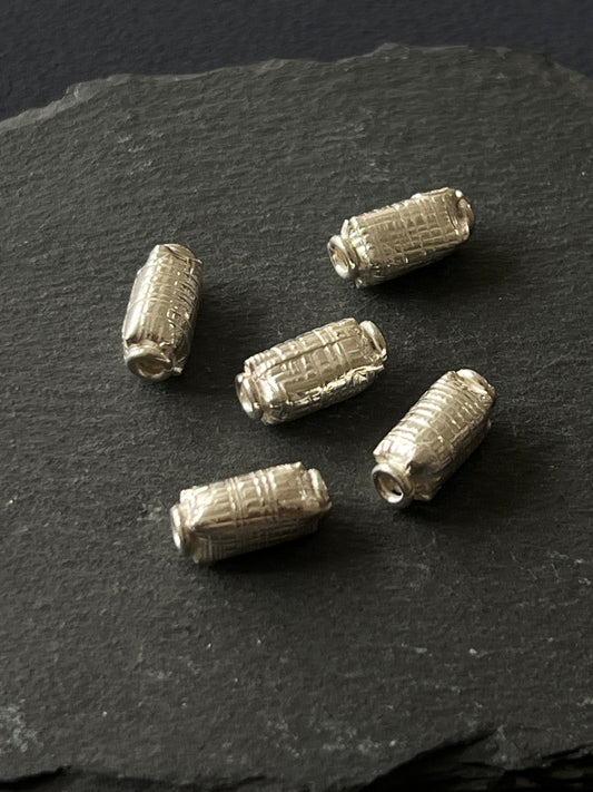 1個 カレンシルバー 貫通パーツ 15.5〜16×7〜7.5mm