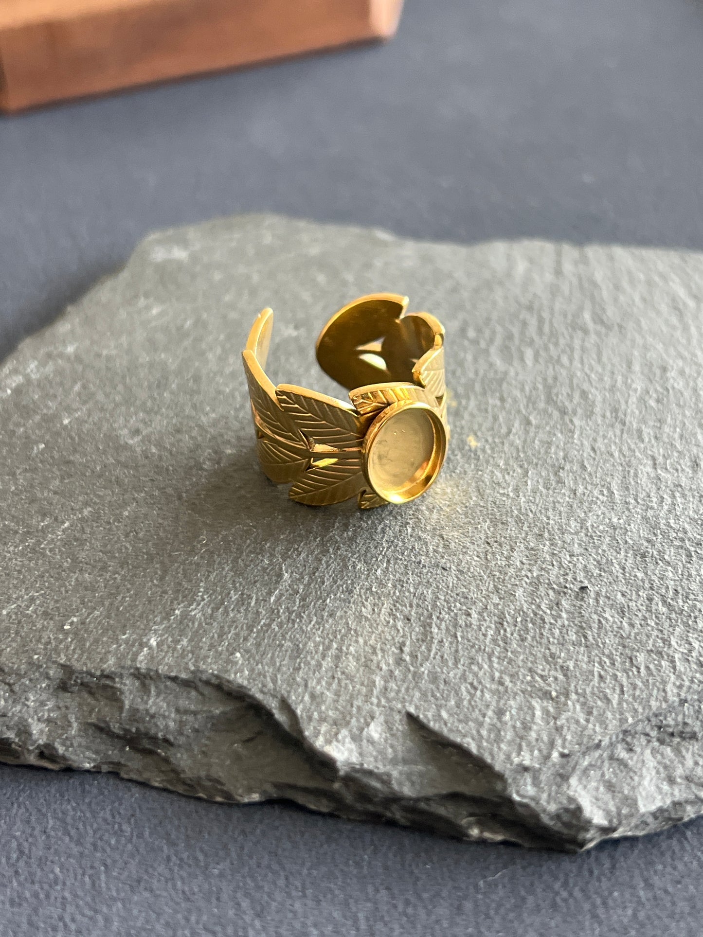 1個 リング空枠 ステンレススチール 皿10×8mm 約14号 調整可