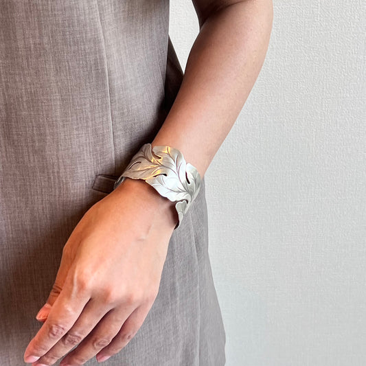 カレンシルバーバングル　葉っぱ