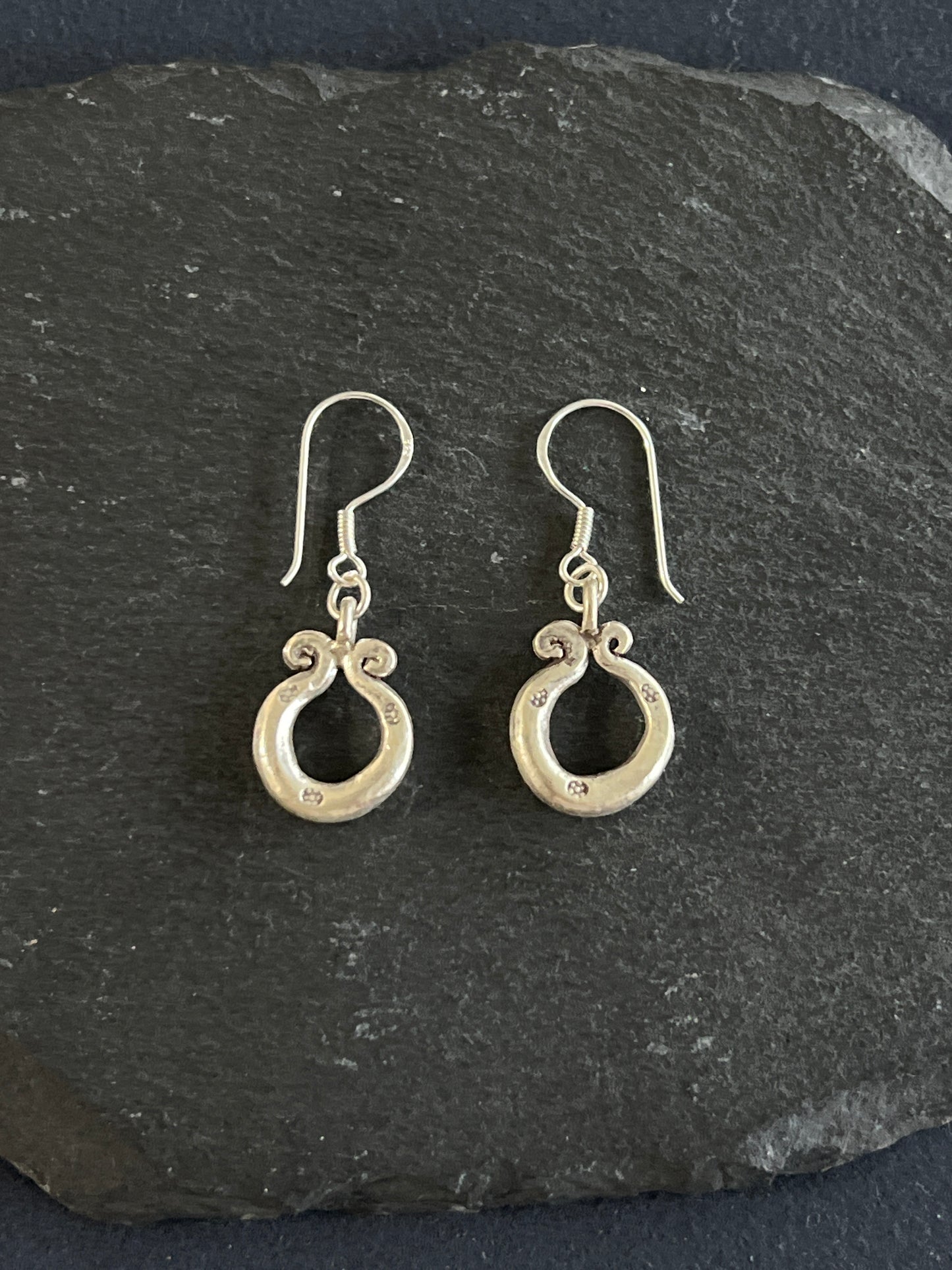 カレンシルバー フックピアス 約18×13mm フック込み高さ約34mm