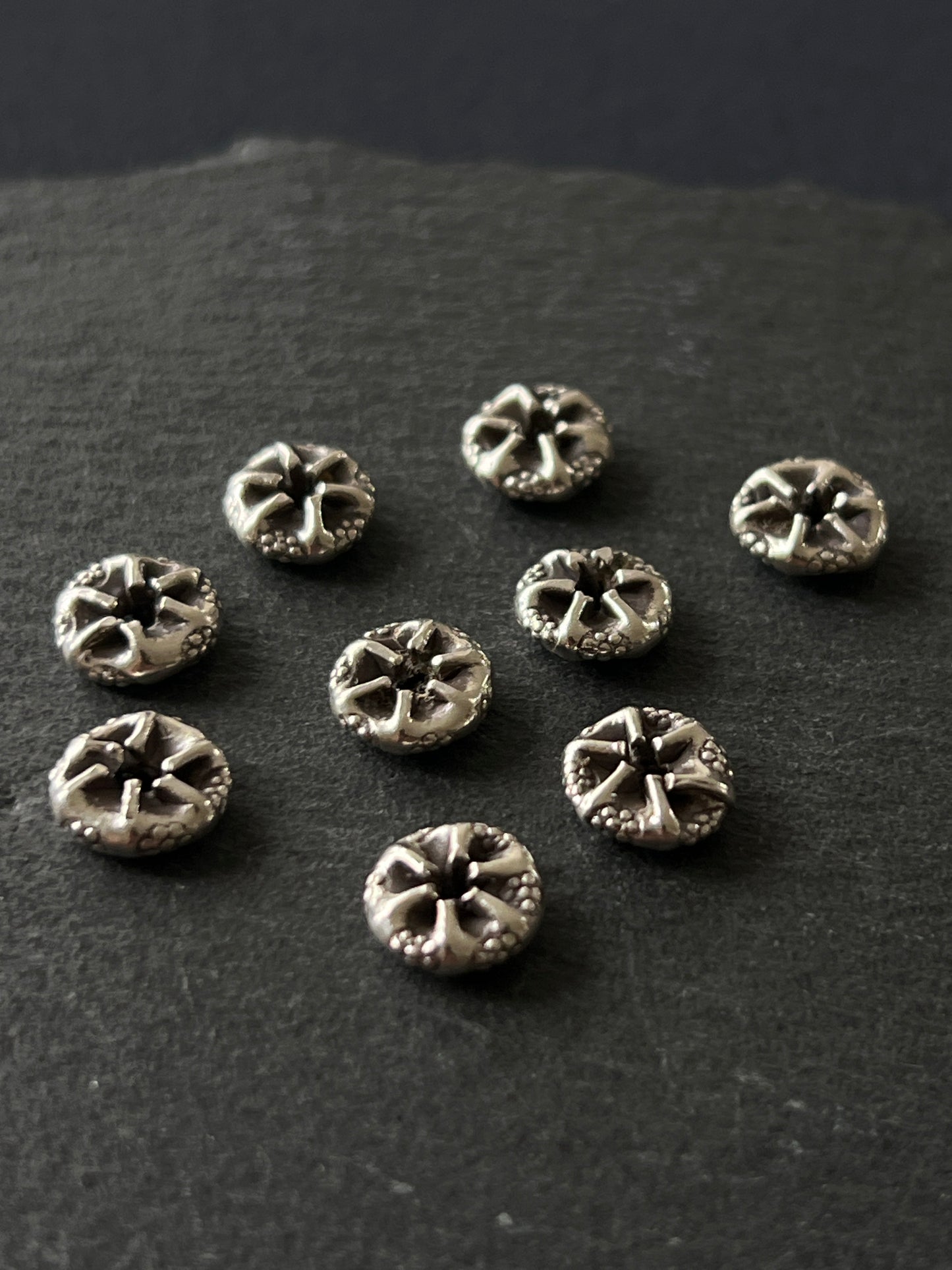 1個 カレンシルバー 貫通パーツ 9×3mm