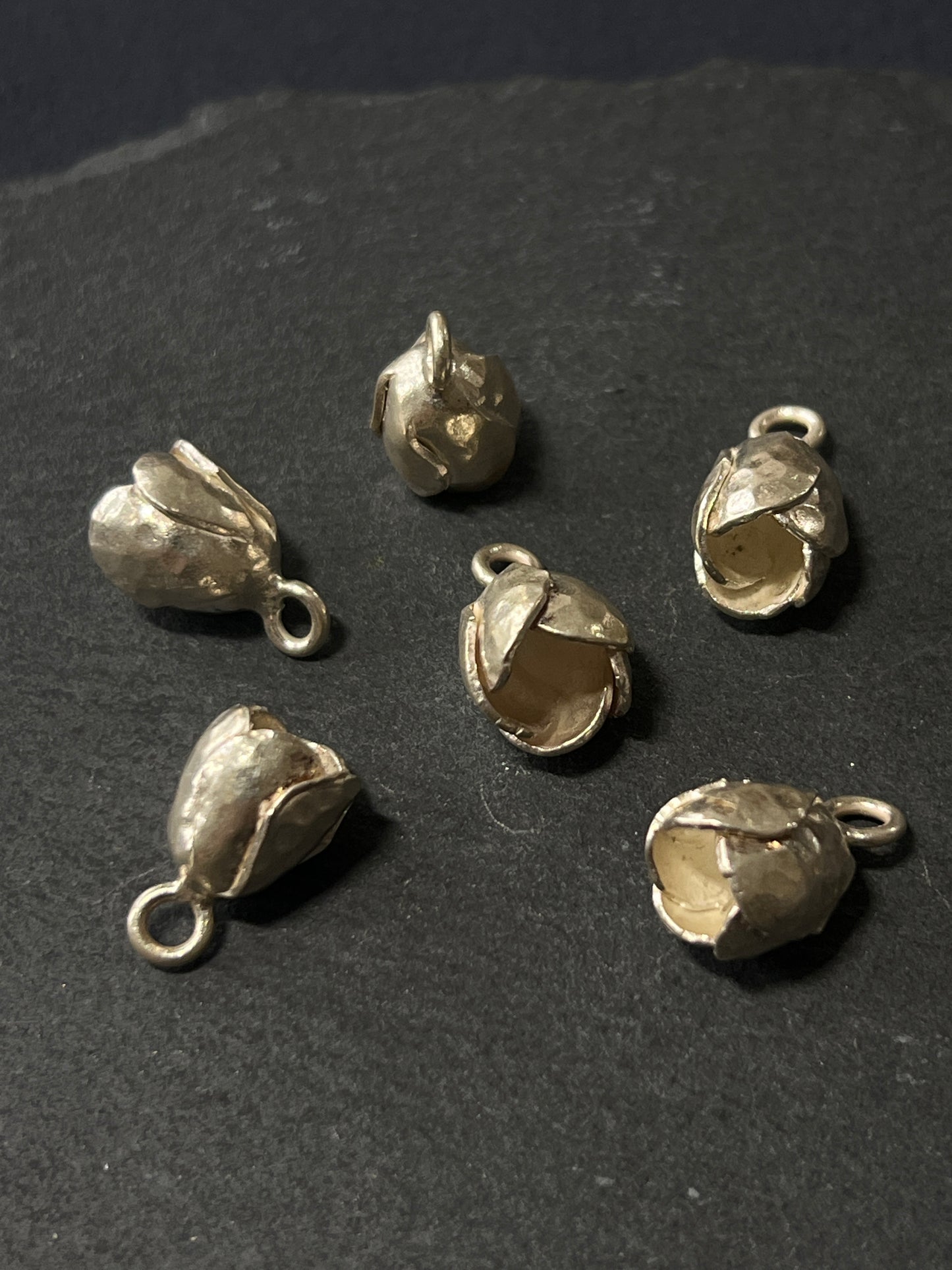 1個 カレンシルバー チャーム 花 16×9.5mm