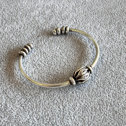 カレンシルバーバングル